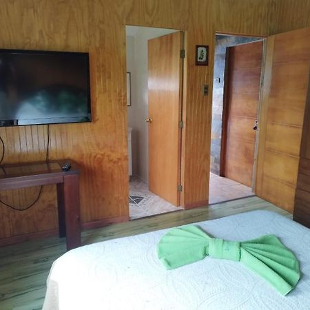 Hostal Avareipua ハンガ・ロア エクステリア 写真