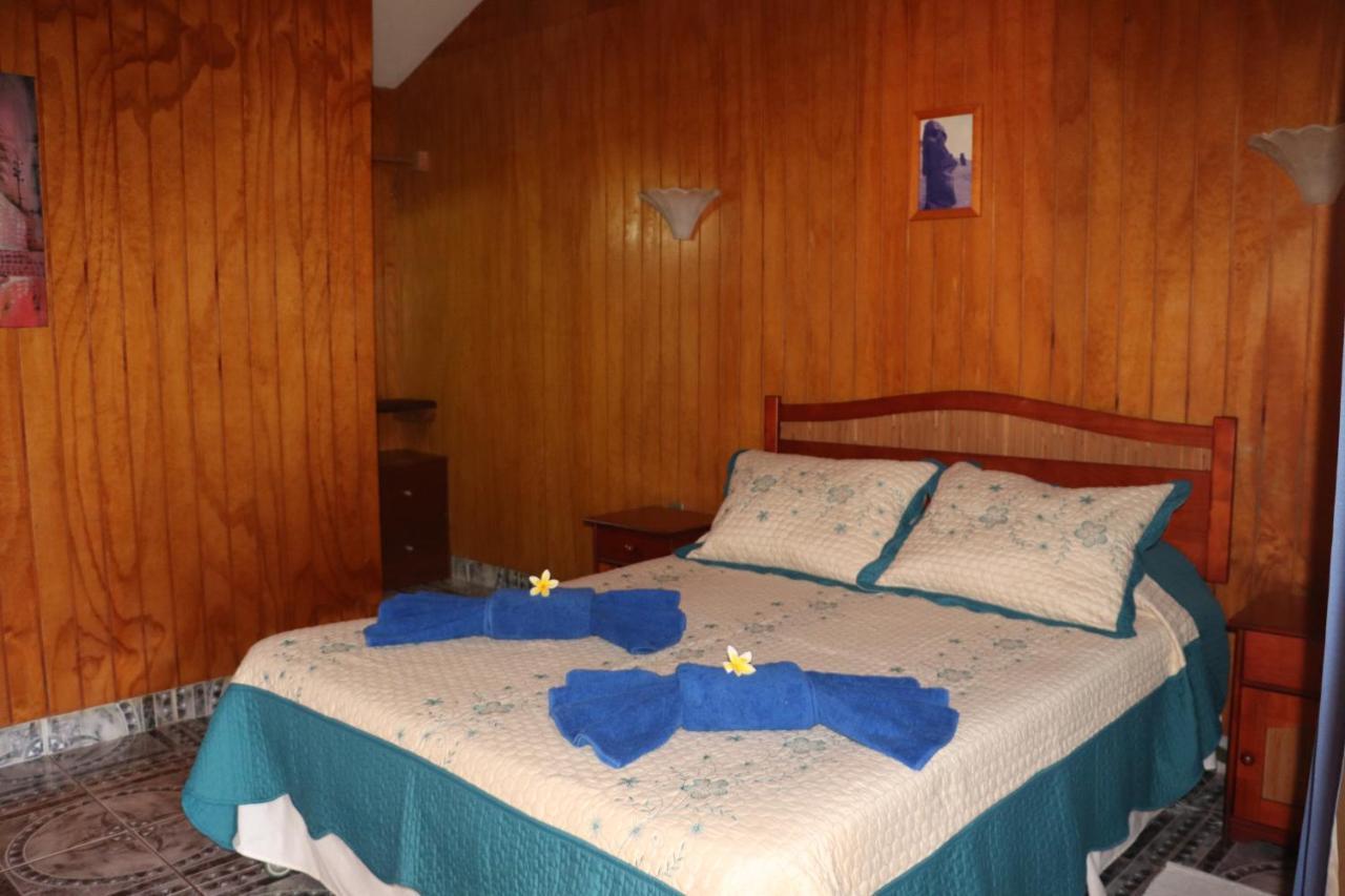 Hostal Avareipua ハンガ・ロア エクステリア 写真