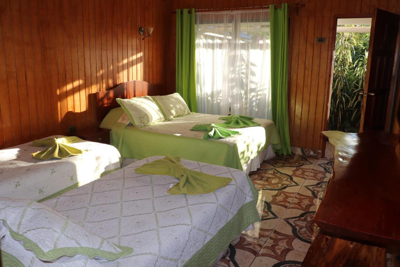 Hostal Avareipua ハンガ・ロア エクステリア 写真