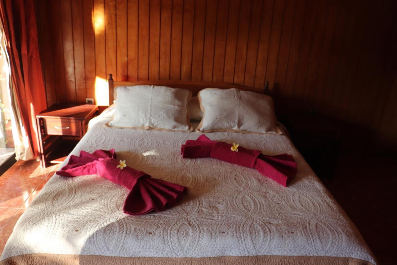 Hostal Avareipua ハンガ・ロア エクステリア 写真